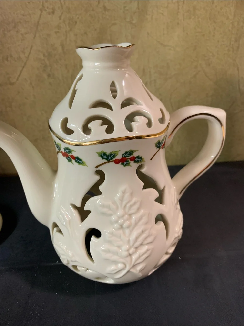 Partylite White Porcelain Holly Leaf Cafe Candle Holders  P7256 NEW in Box